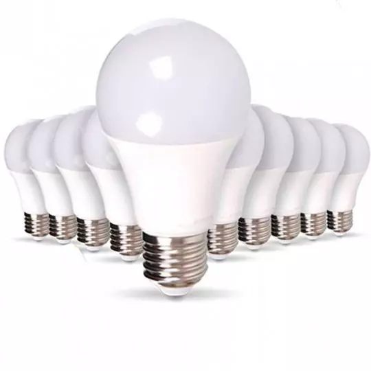 Lot de 50 Ampoules LED E27 9W équivalent 75W - Blanc du Jour 6400K