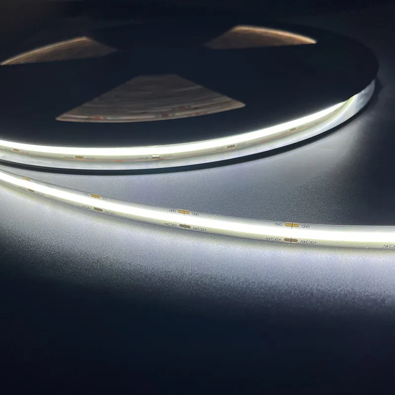 Ruban LED Haute Luminosité 15W/m 528 LED/m IP20 1m - Blanc du Jour 6000K Ruban LED Haute Luminosité 15W/m 528 LED/m IP20 1m - Blanc du Jour 6000K
